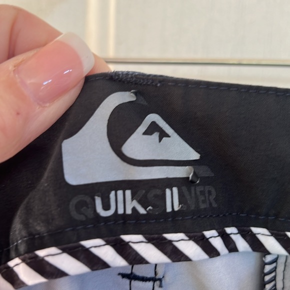 QuickSilver Amphibian shorts - Picture 3 of 6